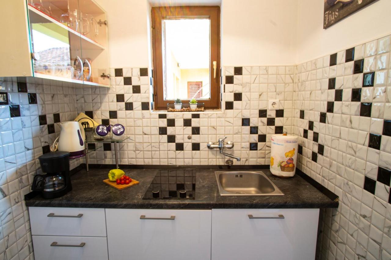 Apartman Luka Fažana Exterior foto
