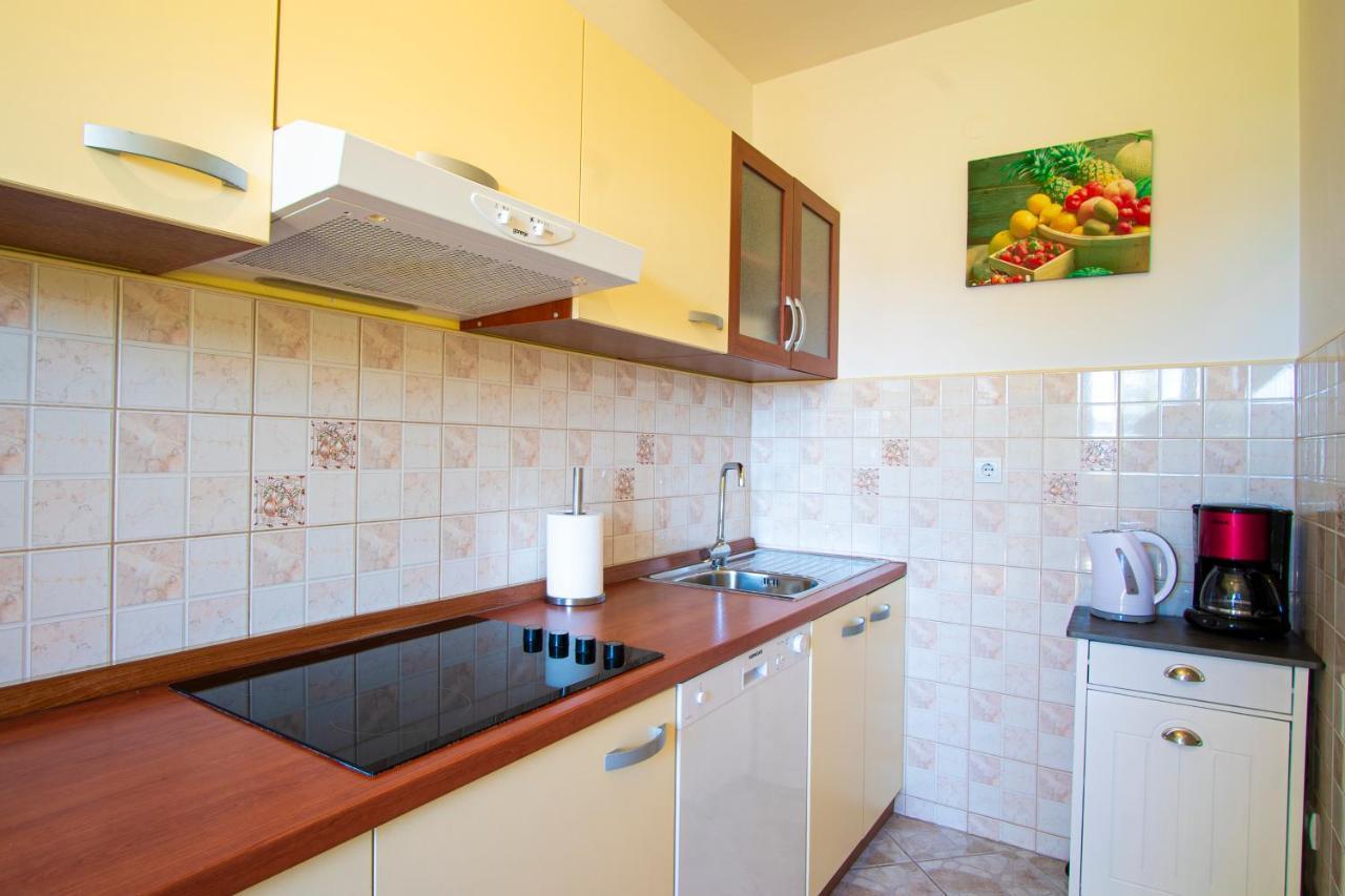 Apartman Luka Fažana Exterior foto
